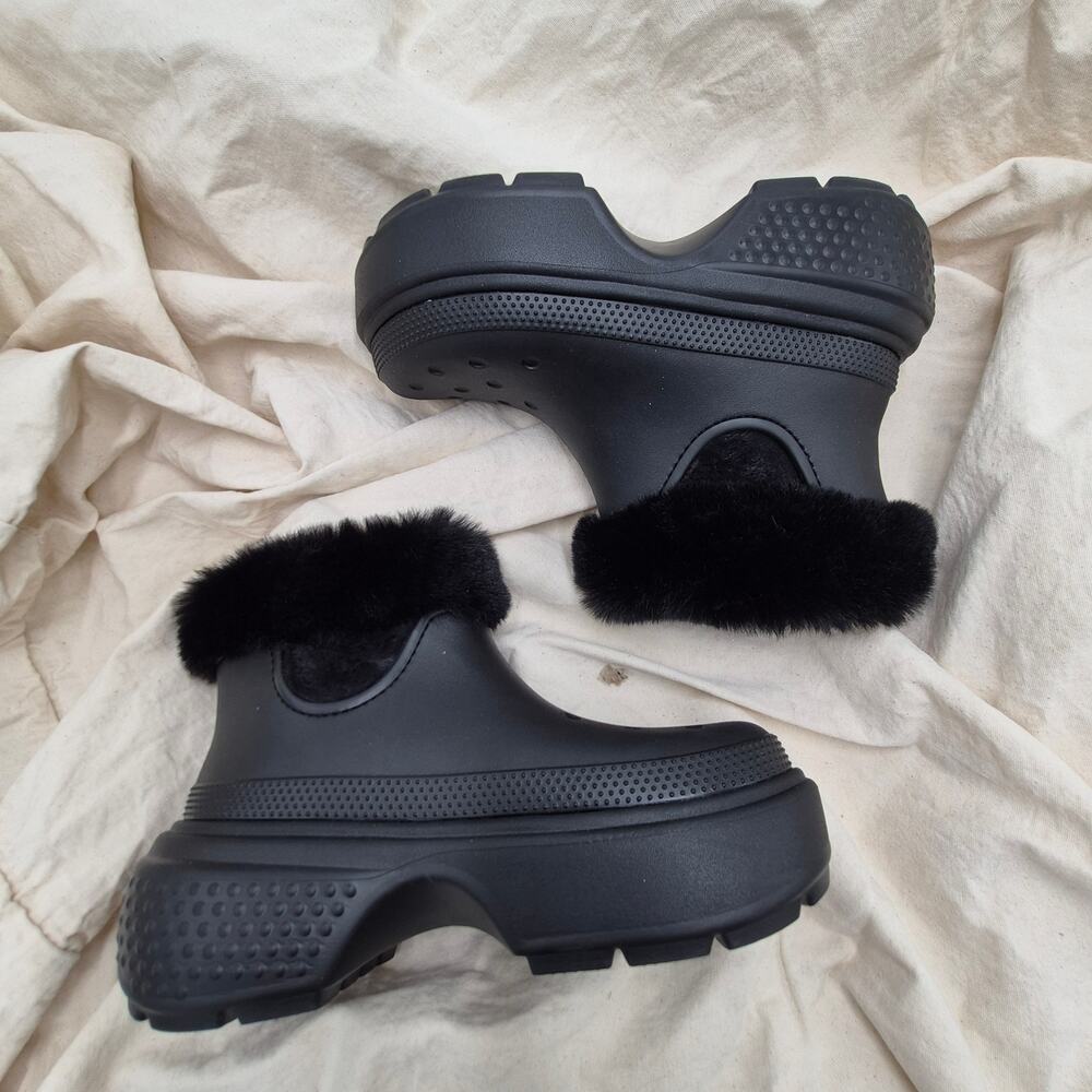 CROCS Black Platform Faux-Fur Lined Winter Rain Clogs - Picture 2 of 5